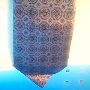 DONALD TRUMP SIGNATURE COLLECTION MEN'S TIE